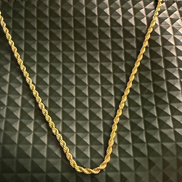 Luxurious Twisted Gold plated Chain link necklace 20”